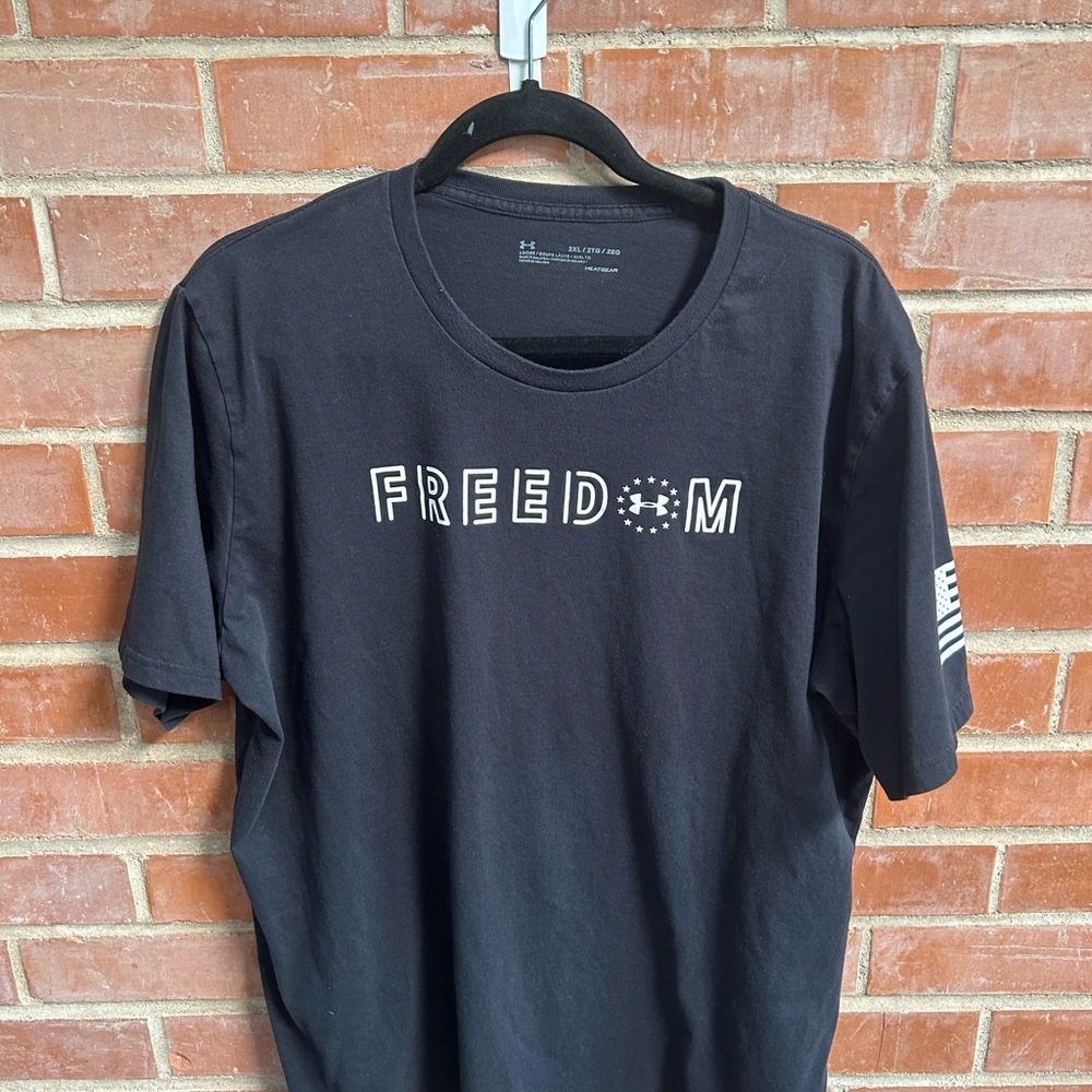 Under Armor tee shirt